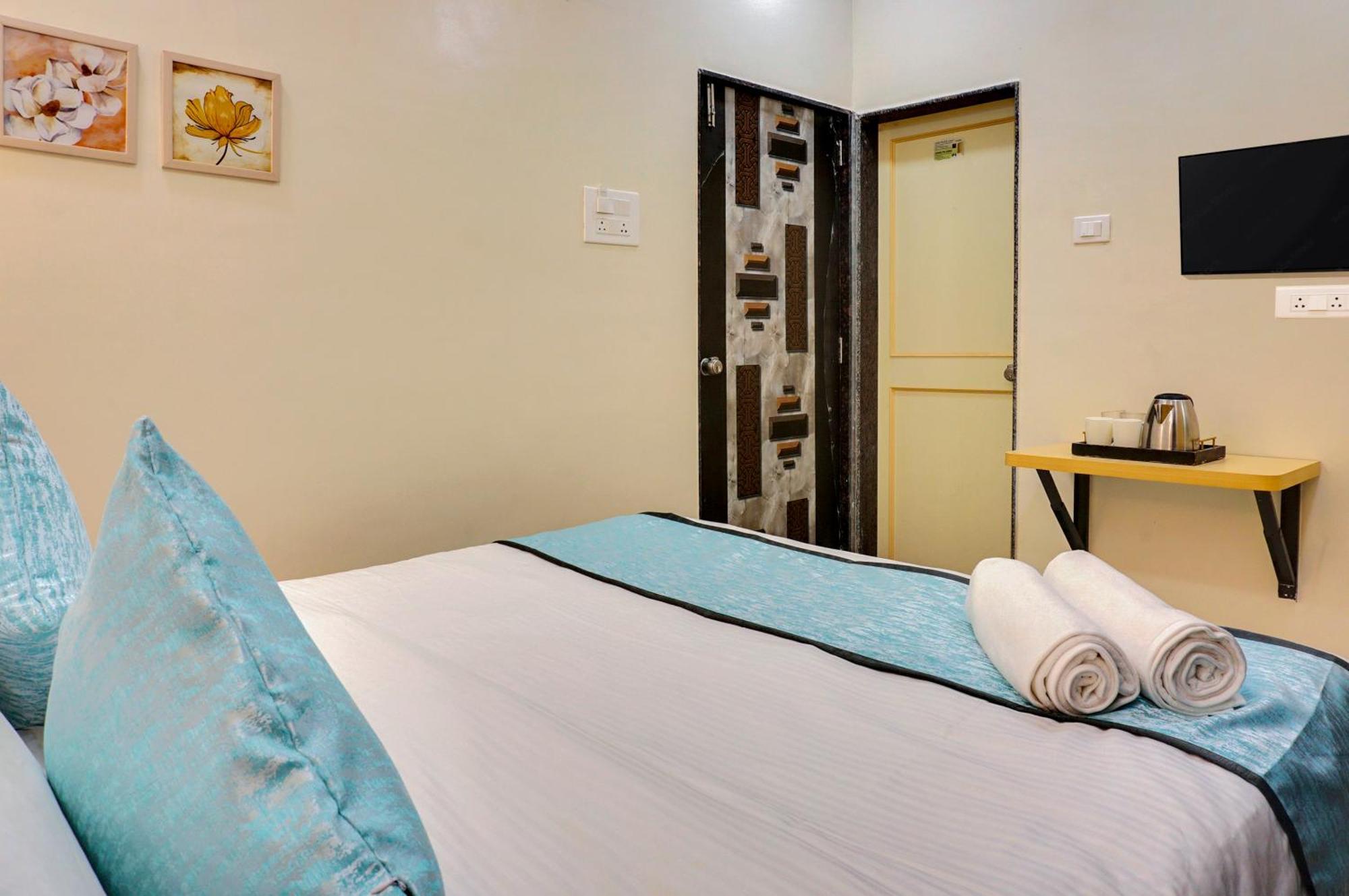 Urban Hometel Pune Ngoại thất bức ảnh