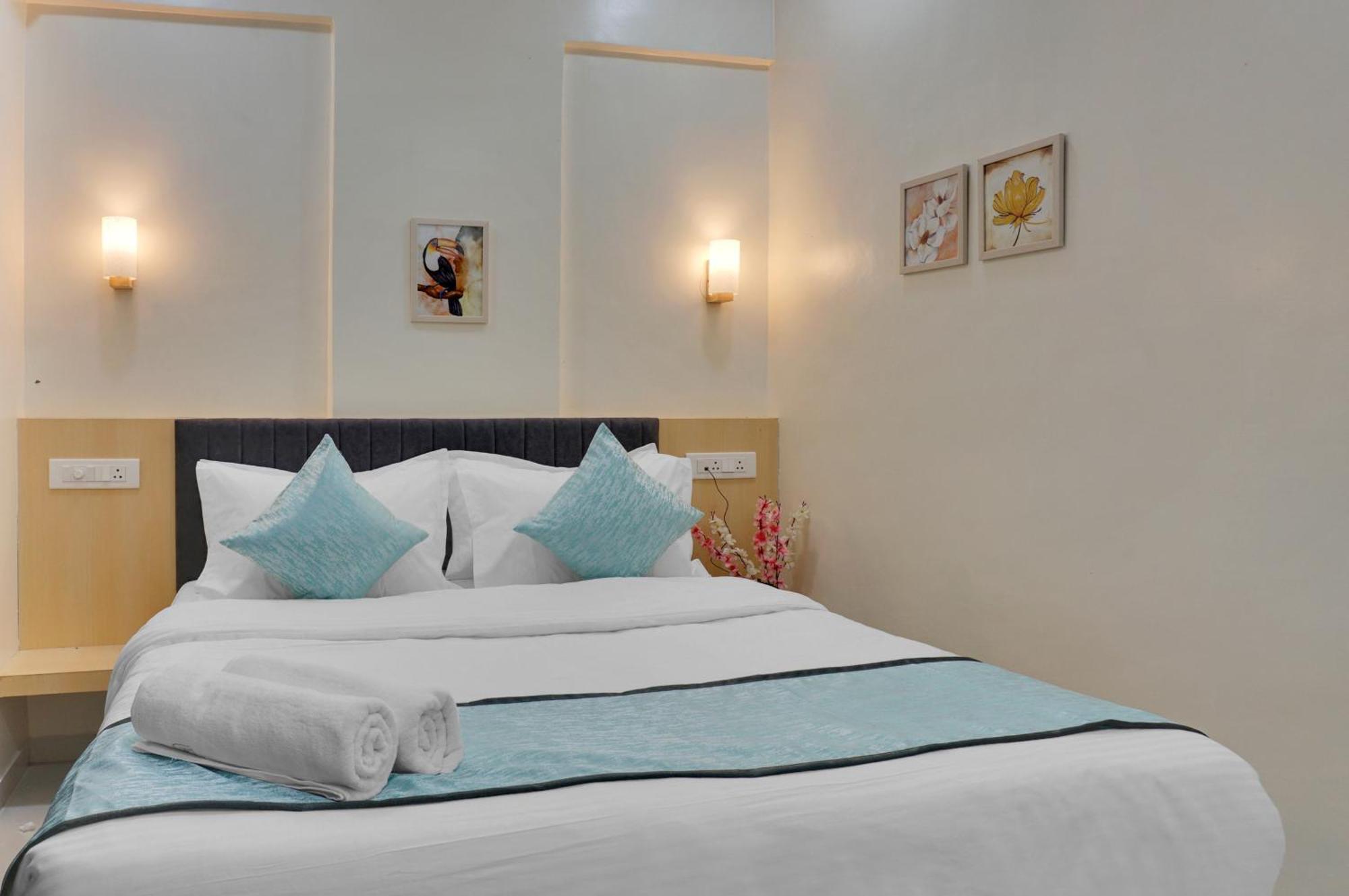 Urban Hometel Pune Ngoại thất bức ảnh