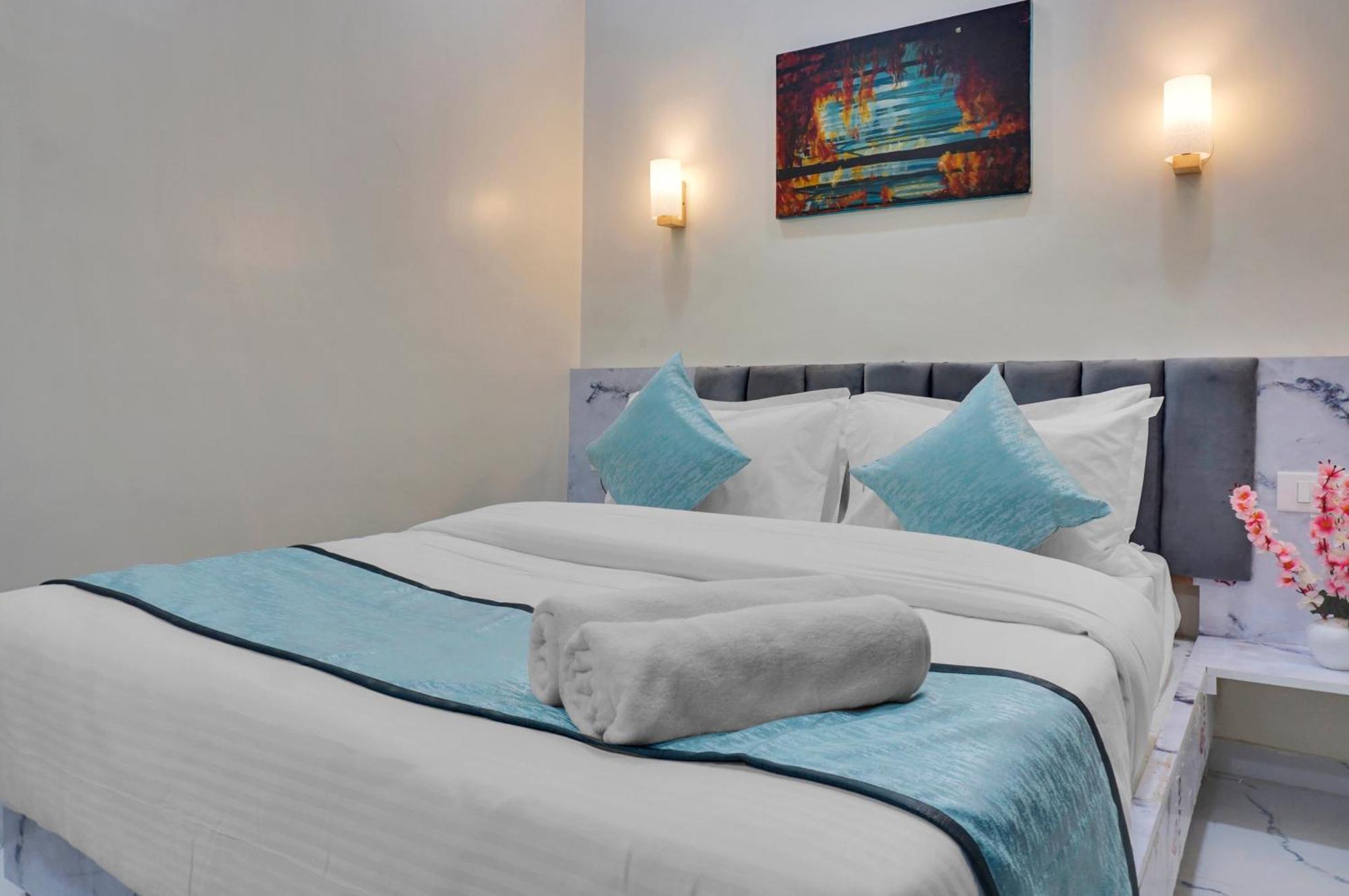 Urban Hometel Pune Ngoại thất bức ảnh